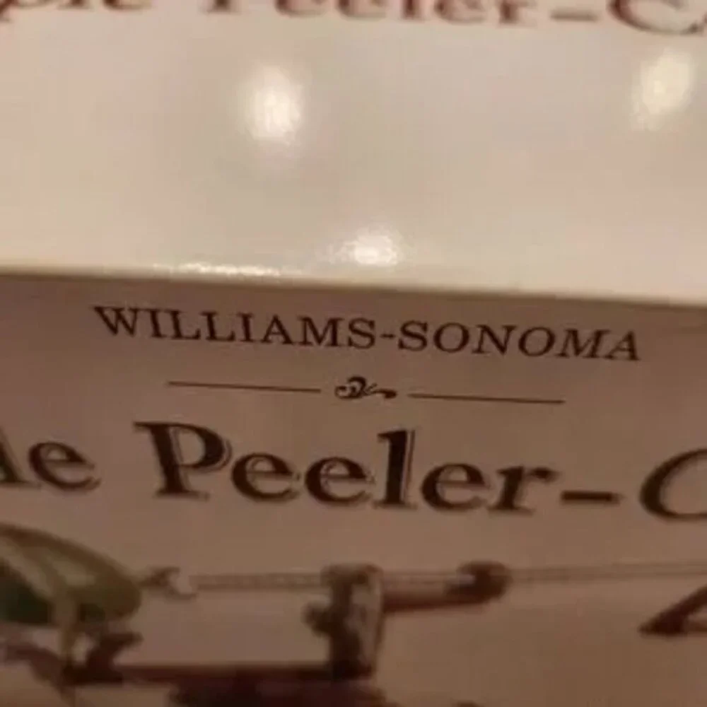 WILLIAMS SONOMA apple peeler corer red enameled cast iron